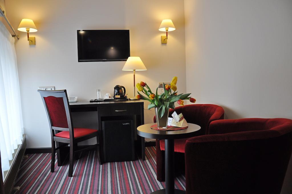Nowy Tomyśl Hotel Atrium מראה חיצוני תמונה