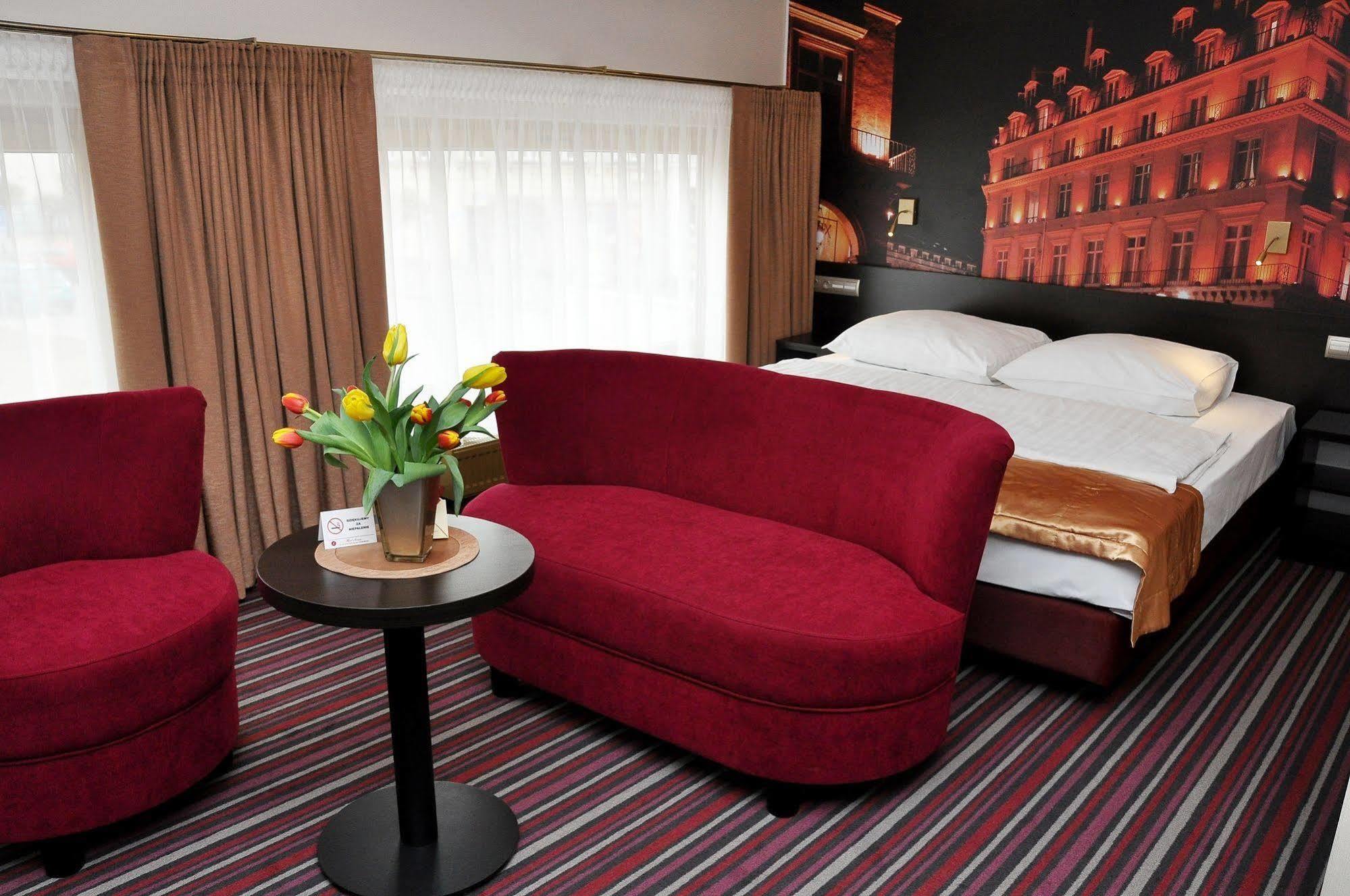Nowy Tomyśl Hotel Atrium מראה חיצוני תמונה