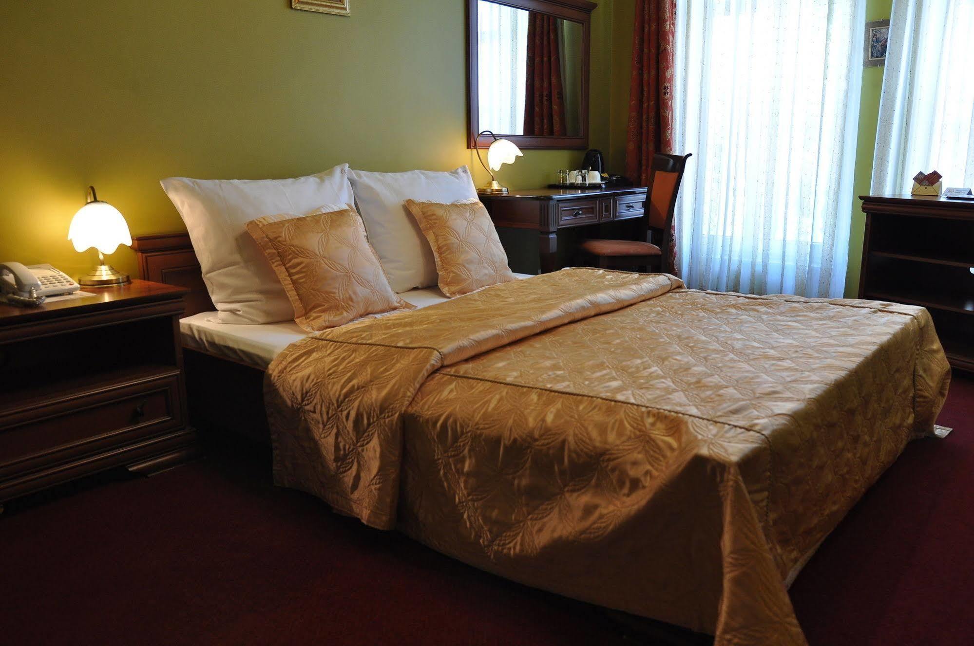 Nowy Tomyśl Hotel Atrium מראה חיצוני תמונה