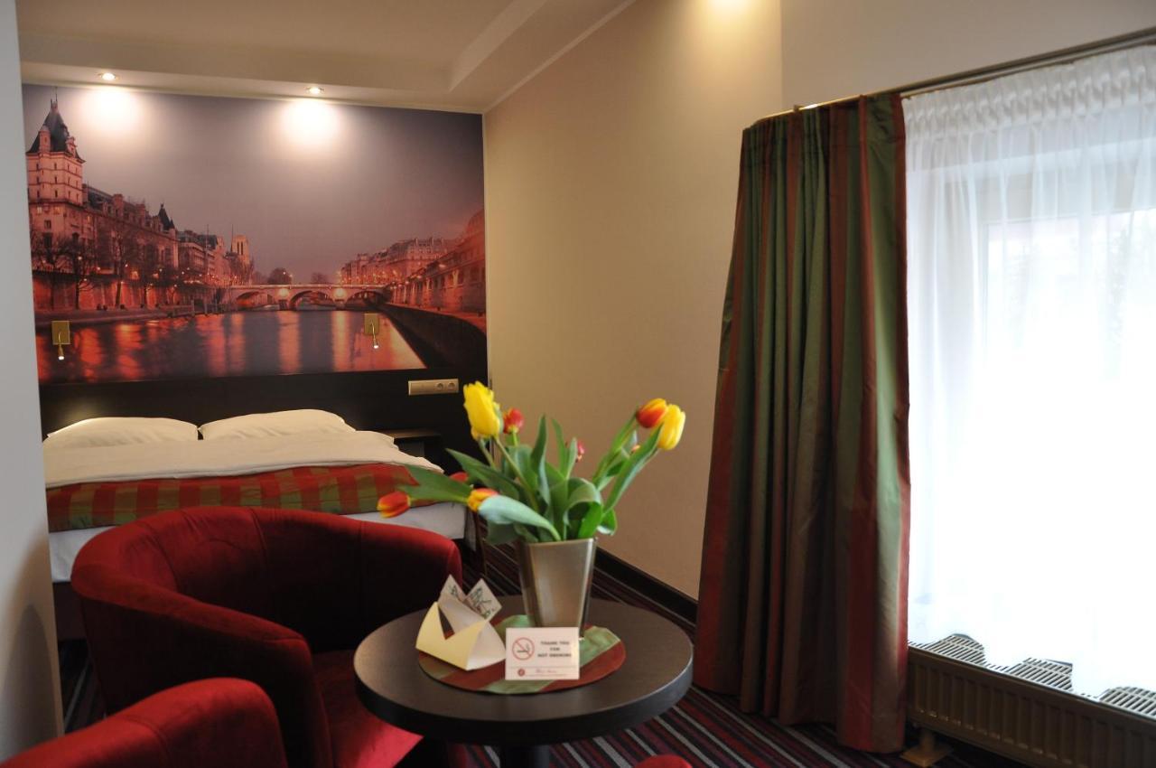 Nowy Tomyśl Hotel Atrium מראה חיצוני תמונה